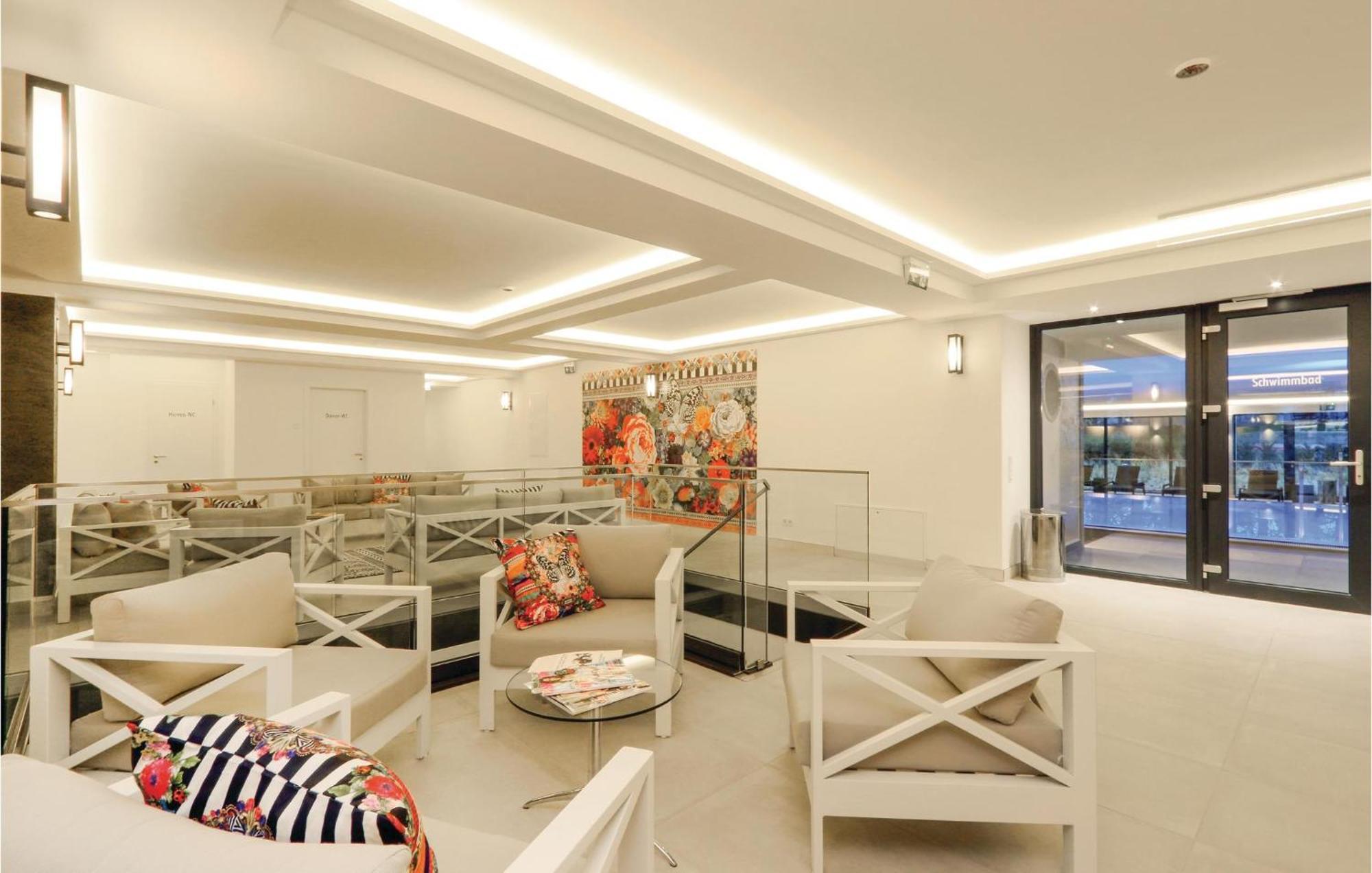Garden Apartment *